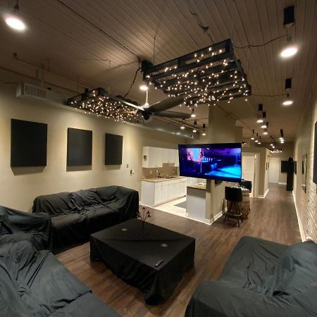 Blackout Themed Residence In The Prime Heart Of Omaha'S Old Market! Esterno foto