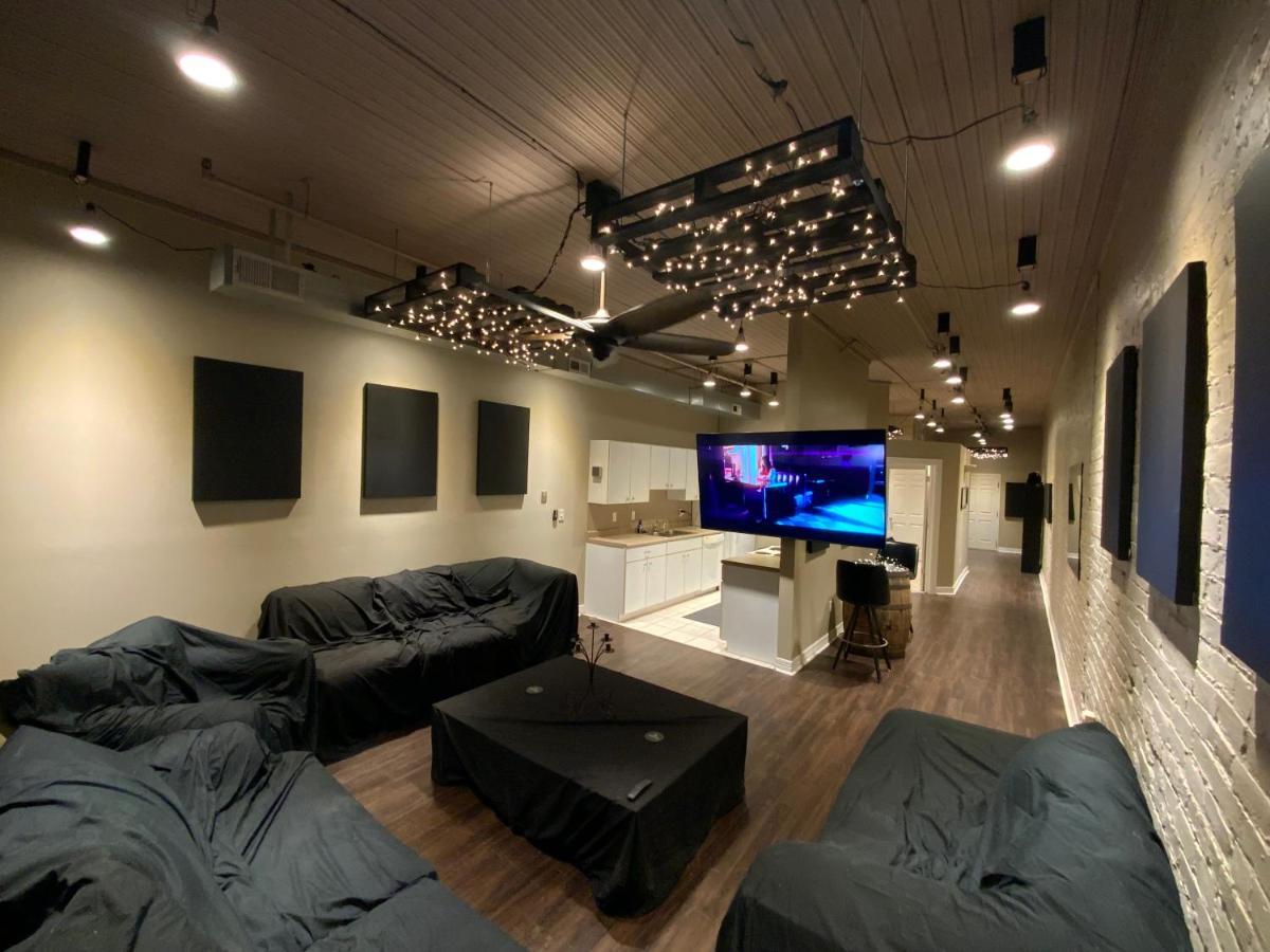 Blackout Themed Residence In The Prime Heart Of Omaha'S Old Market! Esterno foto