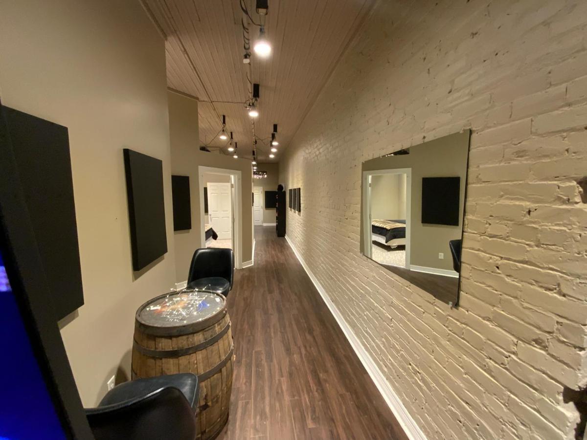 Blackout Themed Residence In The Prime Heart Of Omaha'S Old Market! Esterno foto